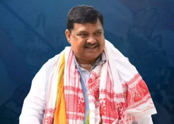 ধুবুৰীৰ পৰা যাও দিয়া মই….বটলৰ জৰা পানীৰ যাদু নচলিল…