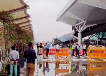 ৰাজধানীৰ বিমানবন্দৰত অঘটন; টাৰ্মিনেলৰ চাদ খহি ৩ জনৰ মৃত্যু, ৬ জন আহত