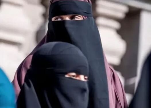 মুছলমান প্ৰধান এখন দেশে নিষিদ্ধ কৰিলে হিজাব