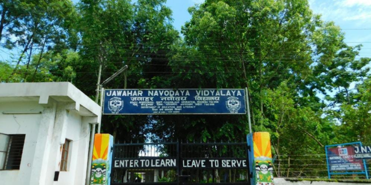 বৰডুমছাৰ জৱাহৰ নৱোদয় বিদ্যালয়ত ৰেগিং; জ্যেষ্ঠ শিক্ষাৰ্থীৰ প্ৰহাৰত আহত কেইবাজনো!