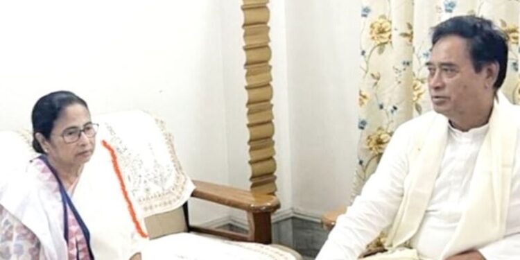 পশ্চিমবংগৰ ৰাজনীতিত টুইষ্ট