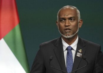 ৰাষ্ট্ৰপতিৰ ওপৰত ক’লা যাদু কৰি কাৰাগাৰ পালে মন্ত্ৰী