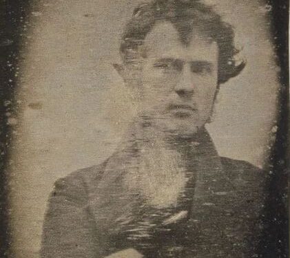 বিশ্বৰ প্ৰথমখন ছেলফি কোনে তুলিছিল জানেনে?