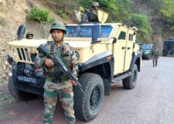 জম্মু-কাশ্মীৰত ভাৰতীয় সেনাৰ কনভয়ত সন্ত্ৰাসবাদীৰ ভয়ংকৰ আক্ৰমণ