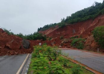 ভয়ংকৰ ভূমিস্খলন; দুটা পৰিয়ালৰ সাতজনৰ মৃত্যু