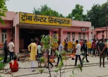 ভয়ংকৰ ঘটনা; ধৰ্মীয় অনুষ্ঠানত পদপিষ্ট হৈ মহিলাসহ ১২১  গৰাকীৰ মৃত্যু