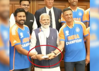 কিয় বিশ্বকাপ ট্ৰফী স্পৰ্শ নকৰিলে প্ৰধানমন্ত্ৰী মোদীয়ে? জানো আহক ইয়াৰ কাৰণ