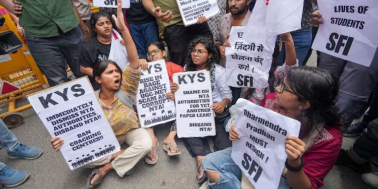 প্ৰসংগ NEET বিতৰ্কঃ ৬০ লাখ টকাৰ বিনিময়ত প্ৰশ্নকাকত ক্ৰয় কৰিছিল পৰীক্ষাৰ্থীয়ে