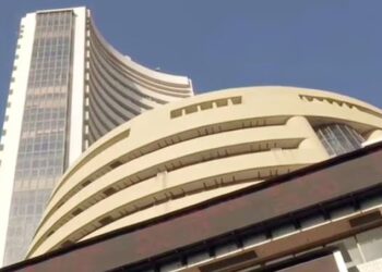 বাজেটৰ পিছতে শ্বেয়াৰ বজাৰত খহনীয়া, ছেনচেক্স ১১০০ পইণ্ট হ্ৰাস