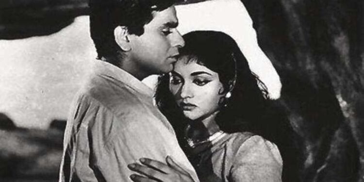 ১৯৫৮ চনত মুক্তি পোৱা দিলীপ কুমাৰ-বৈজয়ন্তী মালাৰ এখন ছুপাৰহিট ছবি; ৩৮ বছৰে ভাঙিব পৰা নাছিল ৰেকৰ্ড