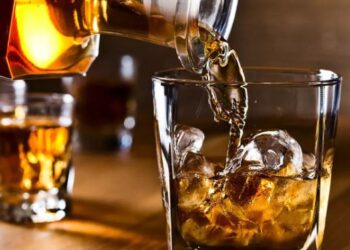 এই ৮টা বিশেষ অভ্যাসে কম বয়সতে বৃদ্ধ কৰিব পাৰে আপোনাক : জানি লওঁক কি কি?