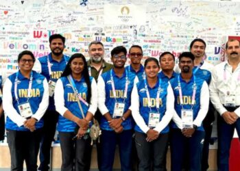 পেৰিছত ৰণাংগনত নামিল ভাৰতীয়;  ১৪০ কোটি ভাৰতীয়ৰ দৃষ্টি ধনুৰ্ধৰৰ ওপৰত