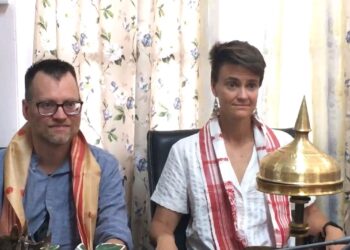 অনাথ ইচিকাৰ পৰিচয় হ’ল চুইডেন; অভিযন্তা পিতৃ-শিক্ষয়িত্ৰী মাতৃয়ে তুলি ল’লে যোৰহাটৰ কণমানিক