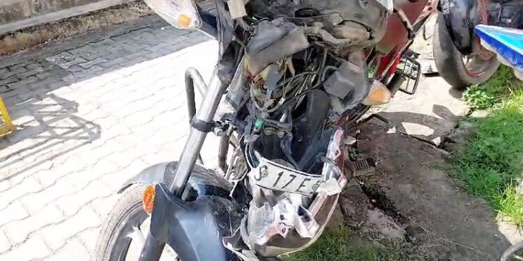 ধুবুৰীত মটৰ চাইকেলৰ খুন্দাত এজন পথচাৰীৰ মৃত্যু