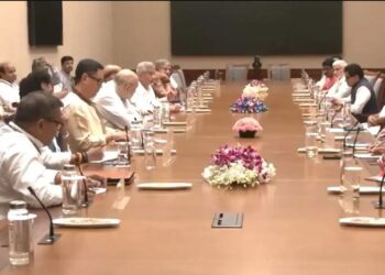 বাংলাদেশৰ পৰিস্থিতি সন্দৰ্ভত দিল্লীত সৰ্বদলীয় বৈঠক সম্পন্ন