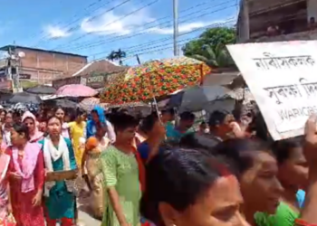 ধিং কাণ্ডক লৈ উত্তাল সমগ্ৰ ৰাজ্য; দোষীক কঠোৰ শাস্তিৰ দাবীত ৰাজপথত হাজাৰ-হাজাৰ লোক