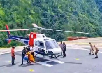 কেদাৰনাথত আবদ্ধ ৩৭৩ গৰাকী তীৰ্থযাত্ৰীক উদ্ধাৰ; এতিয়াও হেলিকপ্টাৰৰ অপেক্ষাত ৫৭০ জন