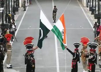 একেদিনাই স্বাধীন হোৱা দুখন ৰাষ্ট্ৰই কিয় পৃথককৈ পালন কৰে স্বাধীনতা দিৱস? জানক ইয়াৰ অন্তৰালৰ আঁৰৰ কাহিনী…