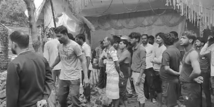 মাটিৰে শিৱলিংগ নিৰ্মাণ কৰি থকাৰ সময়তে অঘটন; প্ৰাণ হেৰুৱালে ৯ টি শিশুৱে