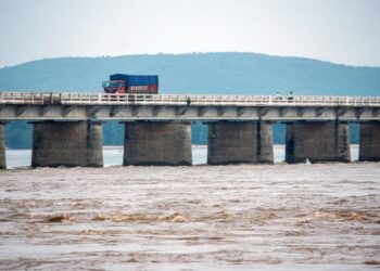 নৈৰে উটি উটি ছত্তীশগড়ৰ পৰা ওড়িশা পালেহি এগৰাকী মহিলা; কেনেকৈ প্ৰাণ বাচিল মহিলাগৰাকীৰ?