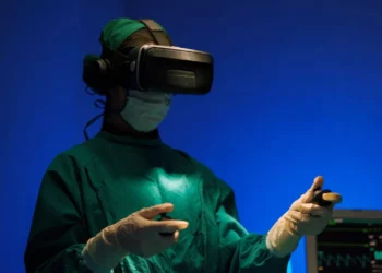 কি কৰিব নোৱাৰে বিজ্ঞানে; কেইবা কিলোমিটাৰ দূৰৰ পৰাই দিল্লীত কৰ্কট ৰোগৰ অস্ত্ৰোপচাৰ সম্পন্ন