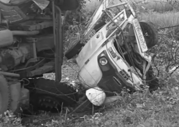 শ্ৰমিক ভৰ্তি বাহনত বাগৰিল গধুৰ বাহন; শিশুসহ ৭ জন লোকৰ মৃত্যু