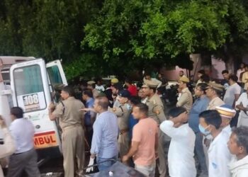 ভয়ংকৰ পথ দুৰ্ঘটনা; এটা পৰিয়ালৰে পাঁচজন লোকৰ মৃত্যু