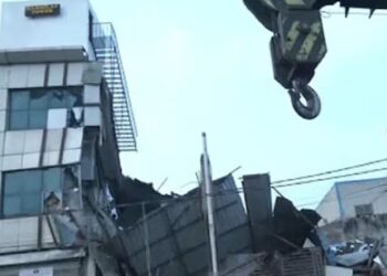 খহি পৰিল তিনি মহলীয়া অট্টালিকা; মৃত্যুৰ সংখ্যা ৮ লৈ বৃদ্ধি, গুৰুতৰভাৱে আহত ২৮ জন