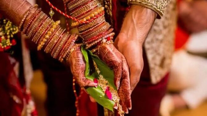 ৫ গৰাকী মহিলাৰ সৈতে বিবাহ, প্ৰথমা পত্নীয়ে খুলিলে মুখা