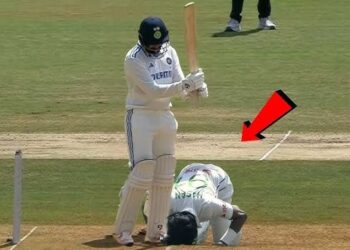 খেলপথাৰত হঠাতেই বুমৰাহৰ জোতাত চুমা! বাংলাদেশী বলাৰে এইয়া কি কৰিলে; জানক ভাইৰেল ছবি এখনৰ সম্পূৰ্ণ সত্য