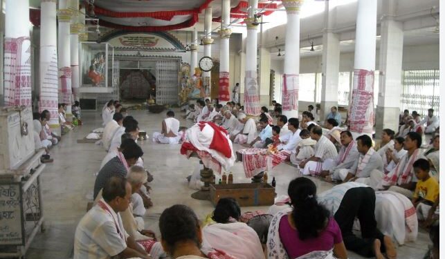 আজি জগতগুৰুৰ পৱিত্ৰ তিৰোভাৱ তিথি, দেৱবাদ্য ধ্বনিৰে কঁপি উঠিছে ৰাজ্যৰ সত্ৰ নামঘৰ