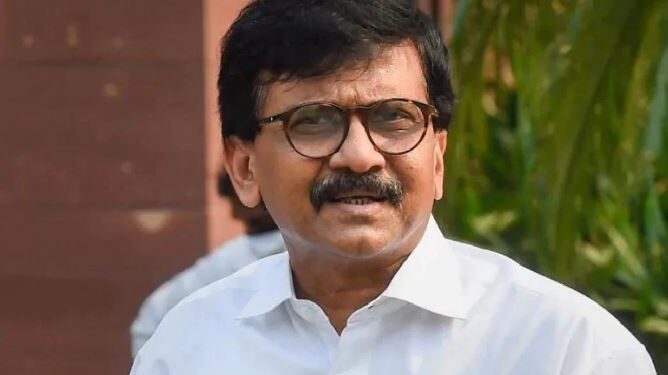 শিৱসেনাৰ সাংসদ সঞ্জয় ৰাউতক মানহানিৰ গোচৰত ১৫ দিনৰ কাৰাদণ্ড