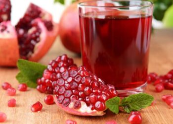 শৰীৰত প্লেটলেটৰ পৰিমাণ বৃদ্ধি কৰিবলৈ গ্ৰহণ কৰক এইসমূহ ফলৰ ৰস