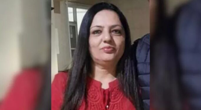 ভয়ংকৰ পথ দুৰ্ঘটনাত মৃত্যু কেশৰ পান মছলা কোম্পানীৰ স্বত্বাধিকাৰীৰ পত্নীৰ