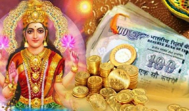 মা লক্ষ্মীক সন্তুষ্ট কৰিবলৈ কৰক এই ৫ কাম, ধন-সম্পত্তিৰে উপচি পৰিব আপোনাৰ জীৱন