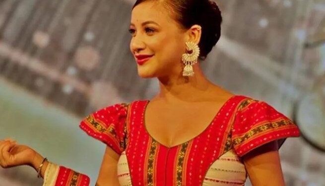 অৱশেষত আত্মসমৰ্পন চুমি বৰাৰ