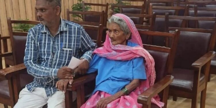 আচৰিত কাণ্ড! মৃতকৰে বিচাৰিলে পেঞ্চন, দুজনক নিলম্বন