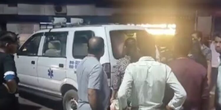 ভক্তৰে ভৰা ট্ৰেক্টৰ বাগৰিল পথত; ৪ গৰাকী ভক্তই সাৱটিলে মৃত্যুক