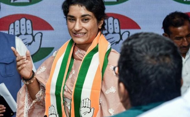 কংগ্ৰেছত যোগদানৰ পিছতেই টিকট লাভ কৰিলে বিনেশ ফ’গাটে