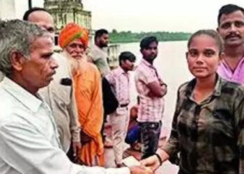 দশম শ্ৰেণীৰ ছাত্ৰী মোহিনী গোস্বামীৰ বাবে প্ৰাণ ৰক্ষা পৰিল চাৰিজন যুৱকৰ