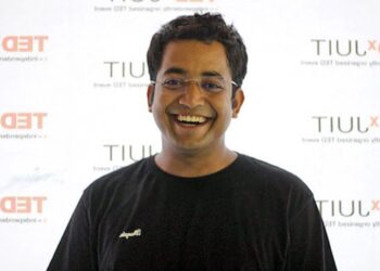 ১৬ বছৰত চিকিৎসক-IAS; সকলো এৰি ব্যৱসায়ত সফলতা, এই কাহিনীয়ে অনুপ্ৰাণিত কৰিব সকলোকে