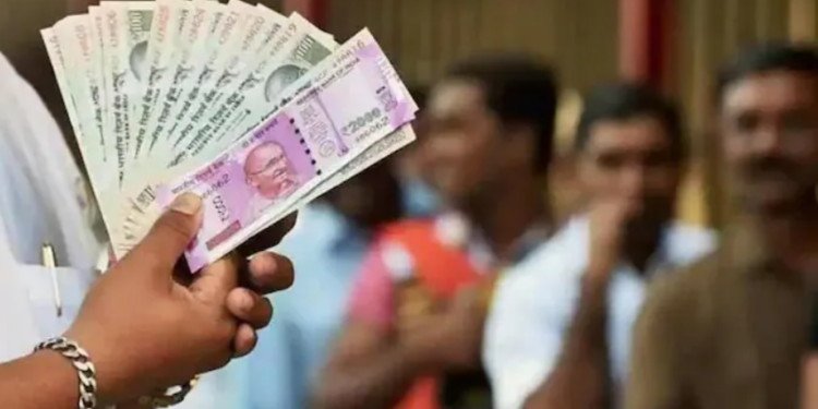 মৃত লোকৰ নামত লাভ কৰিছে ১৪৫ কোটি টকাৰ পেঞ্চন; তদন্তত ওলাল জোলোঙাৰ মেকুৰী