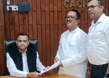 টোপ গিলিলে বিজেপিৰ! অৱশেষত মনোনয়ন প্ৰত্যাহাৰৰ সিদ্ধান্ত অমিয় কান্তি দাসৰ