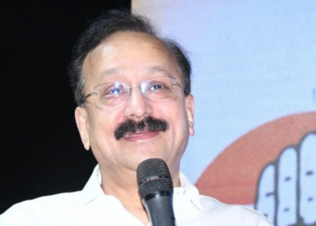 অটোৰিক্সাৰে অহা তিনি দুৰ্বৃত্তই NCP নেতা বাবা ছিদ্দিকেৰে কৰিলে ভয়ংকৰ কাণ্ড