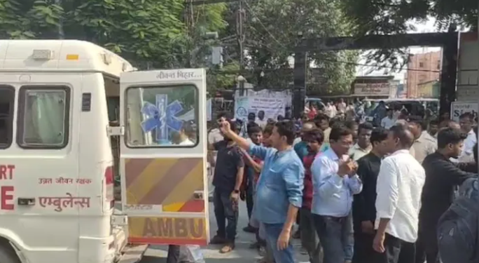 বিষাক্ত সুৰাই প্ৰাণ কাঢ়িলে ২৮ জন লোকৰ; কেইবাজনৰো অৱস্থা সংকটজনক