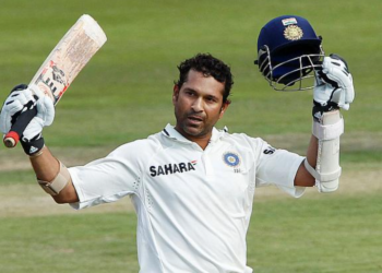 সংকটত ‘ক্ৰিকেটৰ ভগৱান’ৰ অভিলেখ! নিচেই ওচৰত এইগৰাকী তাৰকা