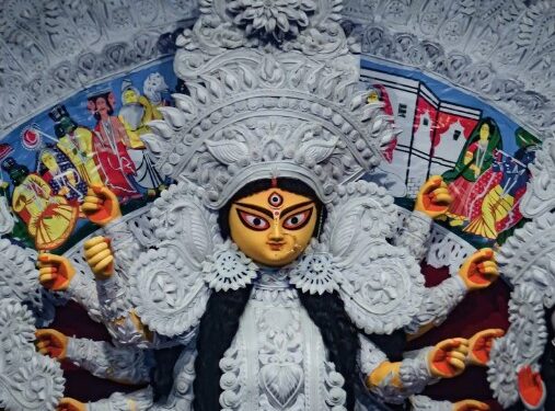 দিল্লীত ‘মিনি কলকাতা’, কলকাতাৰ দুৰ্গা পূজাৰ দৰে মনোমোহা দৃশ্যই দৃষ্টি আকৰ্ষণ কৰিব আপোনাৰ!