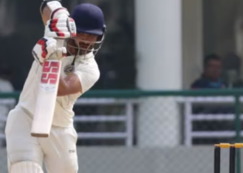 টীম ইণ্ডিয়াৰ দুৱাৰদলিত “3 Idiots” ৰ  প্ৰযোজকৰ পুত্ৰ, কোন এইগৰাকী খেলুৱৈ