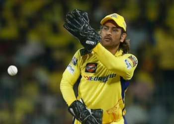 আই পি এলত কোনটো দলে কোনজন খেলুৱৈক ৰাখিব ৰিটেইনড খেলুৱৈ হিচাপে?