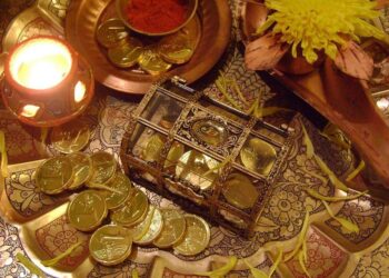 কিয় পালন কৰা হয় ধনতেৰাচ উৎসৱ, জানি লওক ভগৱান ধন্বন্তৰীৰ কথা